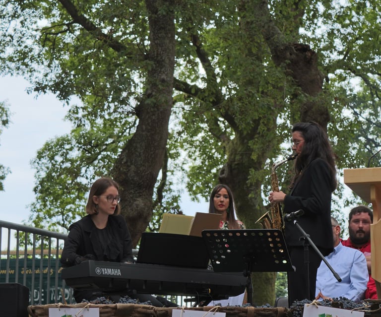 II FESTA DA VENDIMA DO SAVIÑAO 2023 (Sara Méndez «Saxofón» y Aldara Pérez «Piano»)