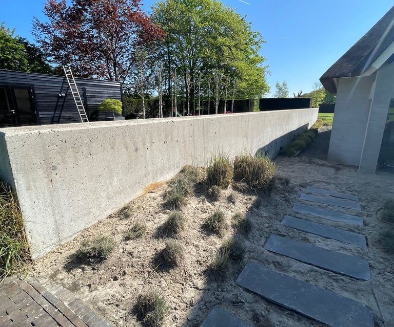 "Reinigen van betonelementen door Senpro BV"