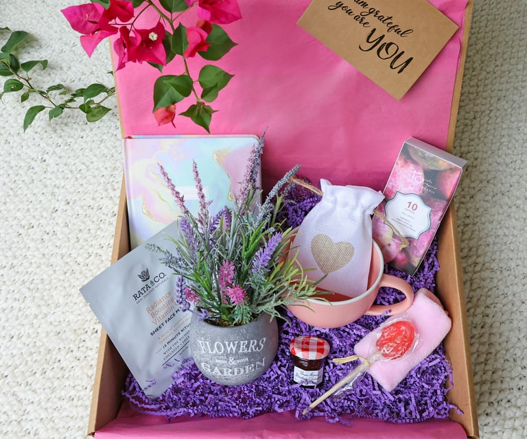 personalized gift hamper
