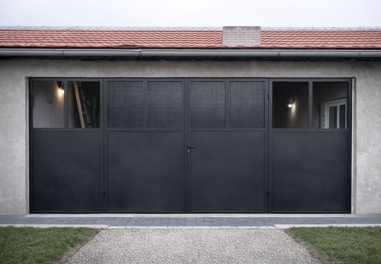 vrata ya magacin, metalna vrata, zakljucavanje, sigurnost, beograd, kragujevac