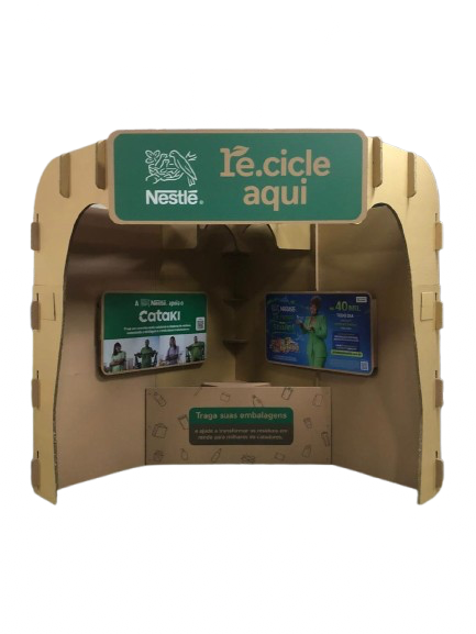 iamgem de um display especial feito inteiro de papelão