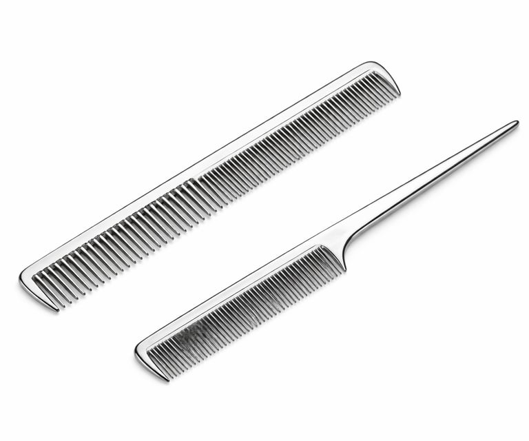Styling combs for professional hairdressing and grooming