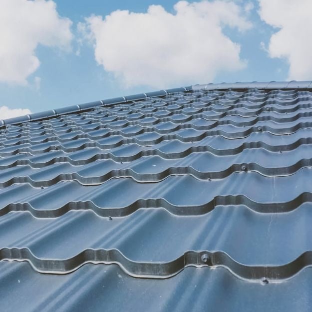 Signs your roof needs painting - Precision Paint Auckland