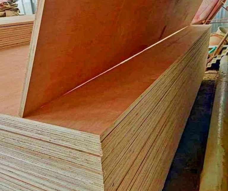 Triplek plywood bahan bangunan
