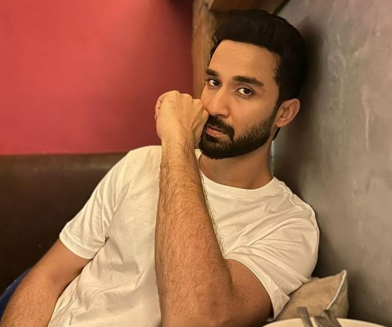 Raghav Juyal as a supporting character on the bad of bollywood