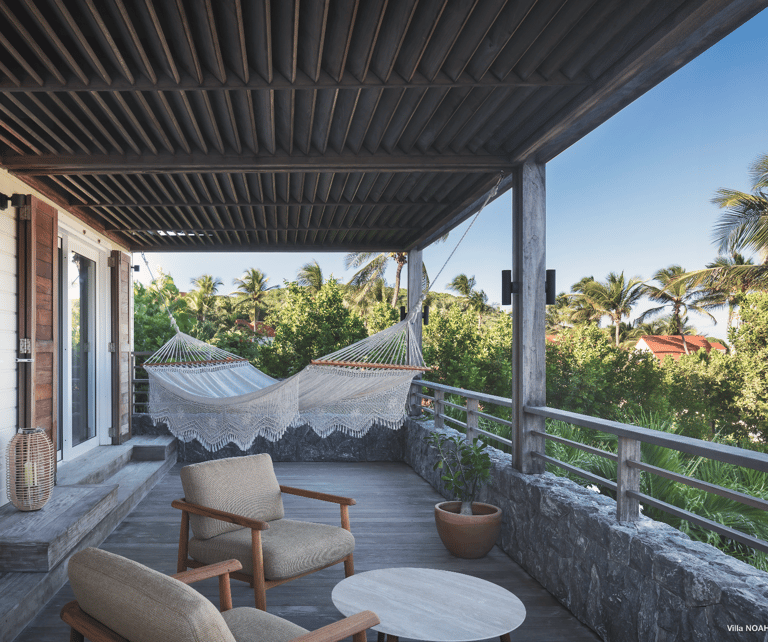 terrasse privée de la suite parentale à la villa noah à st jean st barth