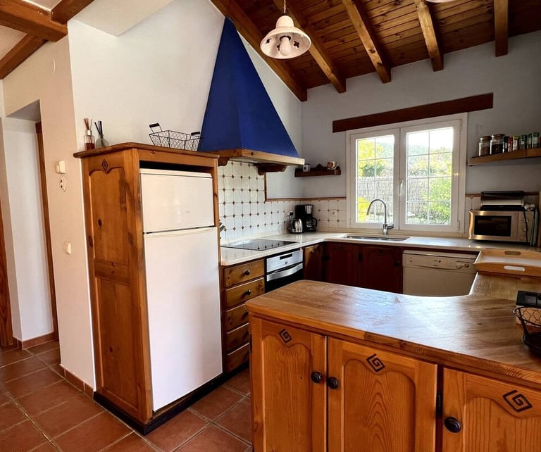 a lovely kitchen 