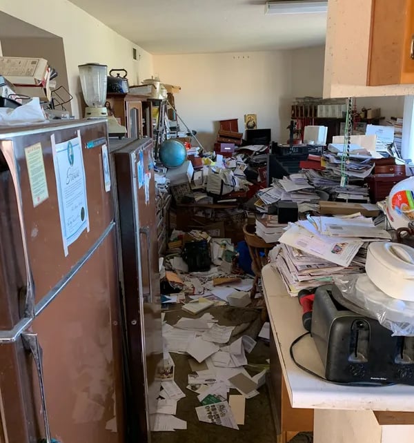 williamsburg hoarder house clean out