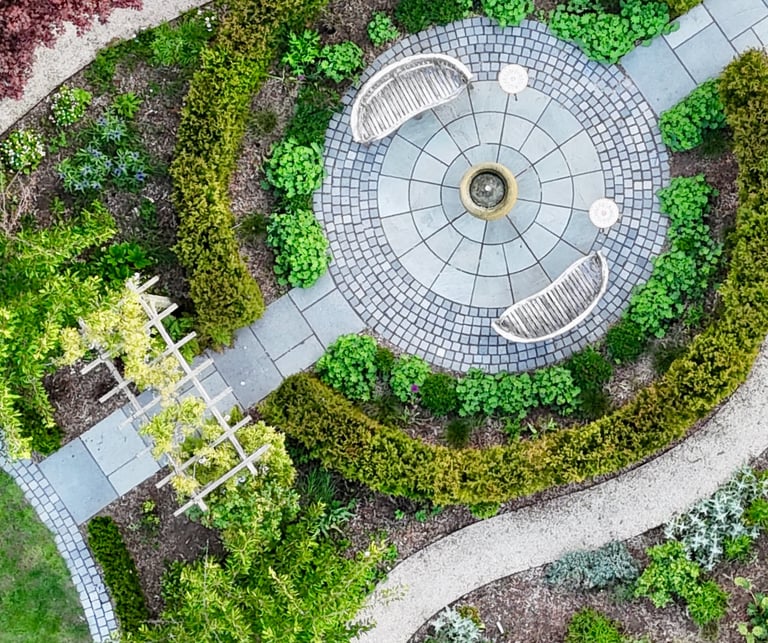 a circular shaped garden with a circular shaped garden