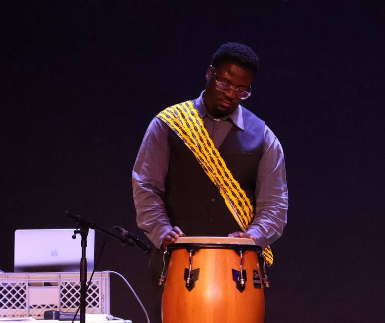 Percussionniste Orchestre FEAC Gala étudiants Afrique 2026