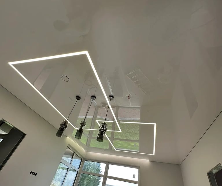 šviečiančios linijos