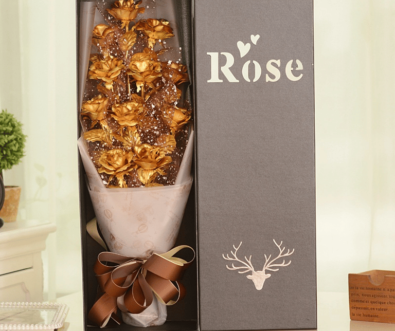 Bouquet de fleurs éternelles dorées