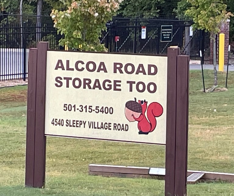 Signage at Alcoa Road Storage Too