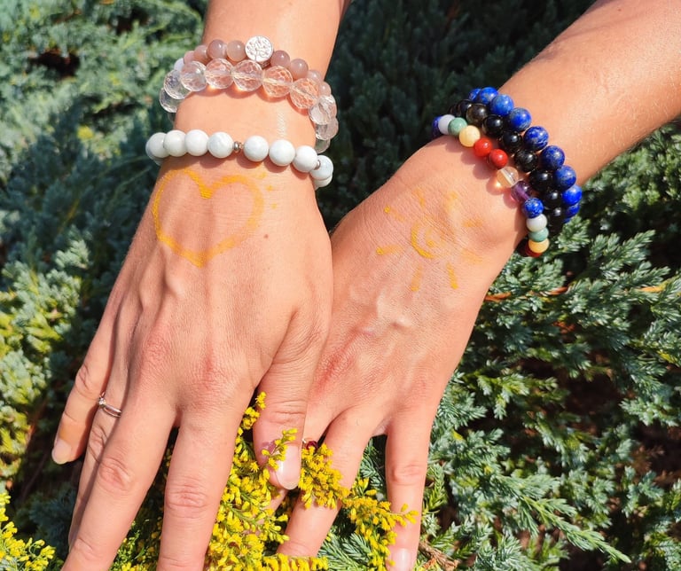 Natūralių akmenų apyrankės