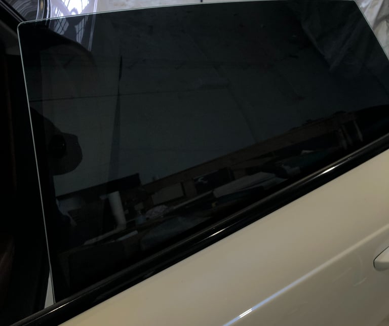 Kokybiškas automobilių stiklų tamsinimas Kaune