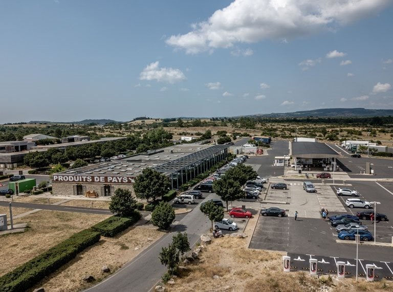 The busy service station