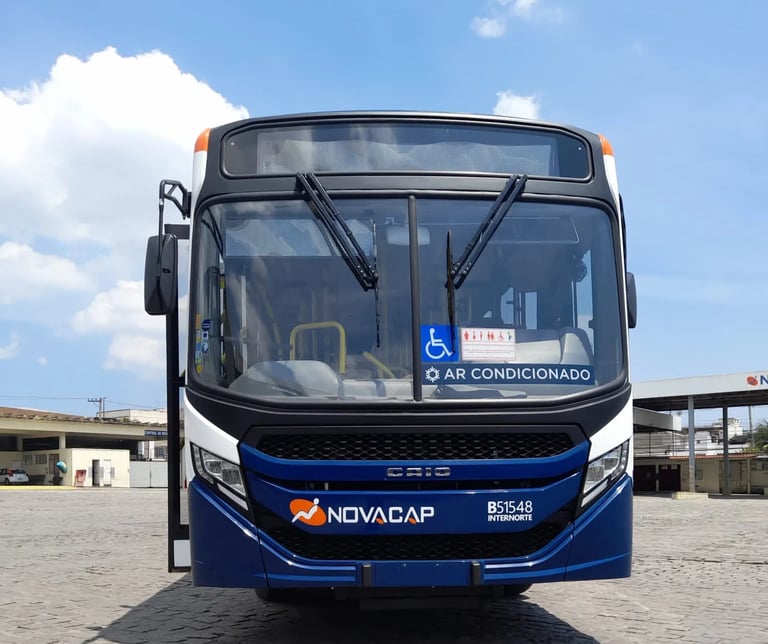 ônibus 0km Novacap 2024 na garagem da empresa