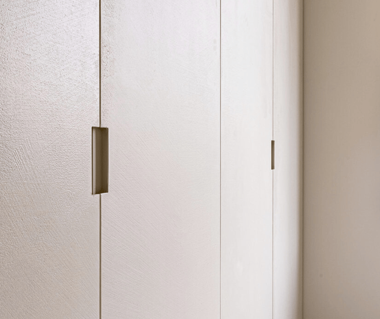 Dressing kasten fronten bekleed in Microtopping door Joca Interior