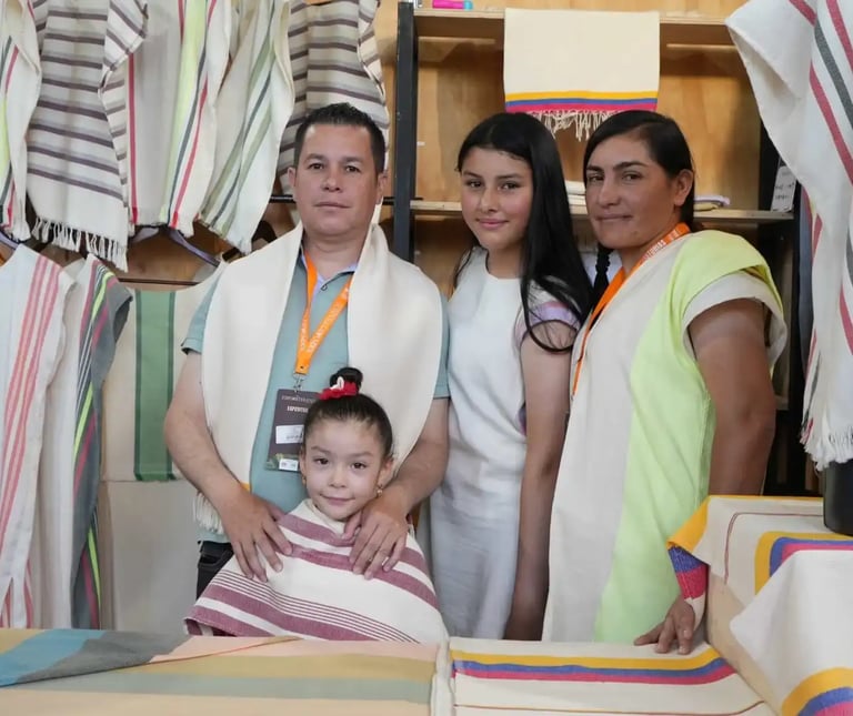 Reinaldo Niño Jr y su familia artesanos de ciudad Bolívar 