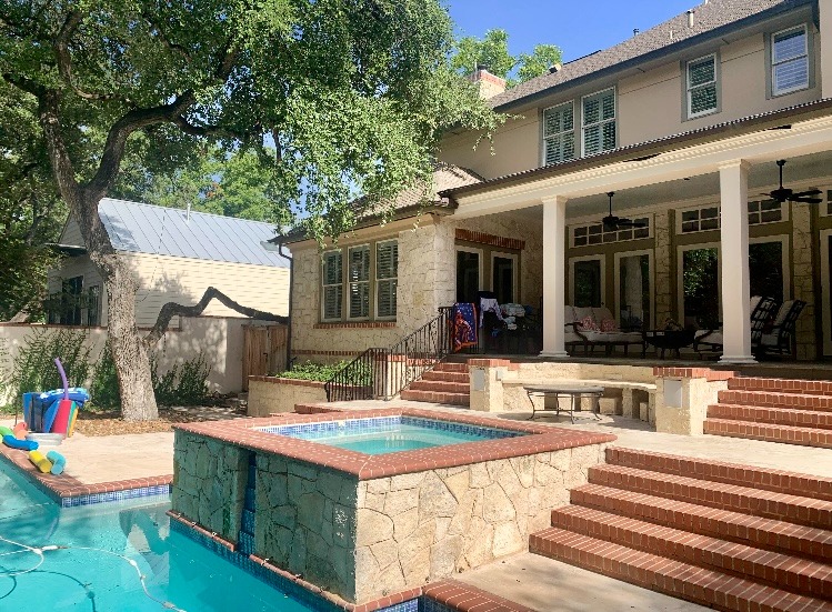 Local window cleaning service in San Antonio TX by Elegant Restorations