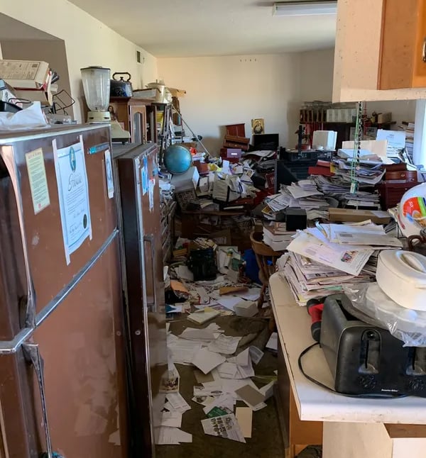 williamsburg hoarder house clean out