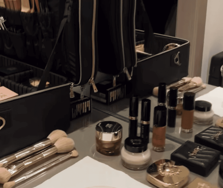 Novia con maquillaje profesional para boda religiosa