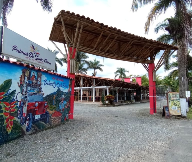 Entrada principal Hotel Palmas de Santa Helena Quimbaya Quindío