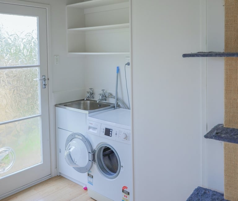 Stanmore Bay renovation - laundry before