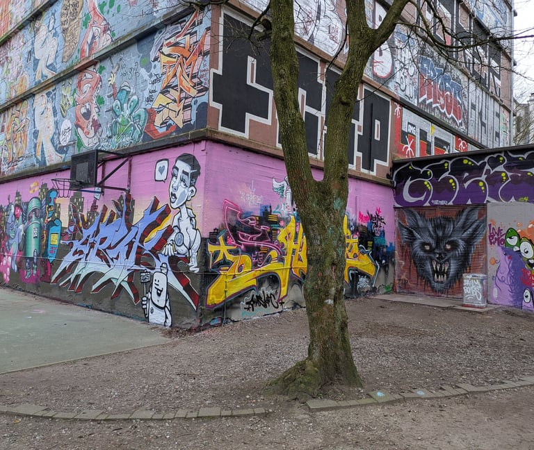 Street art in Sternschanze Hamburg with graffiti walls and urban scene, Graffiti und urbane Kunst im Viertel