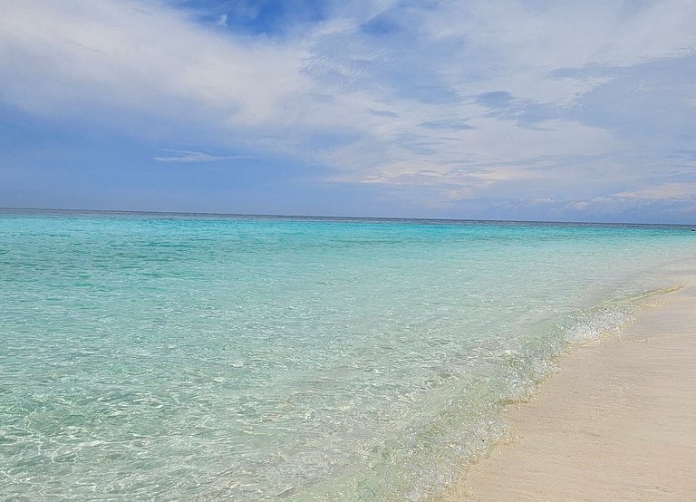 Beautiful beach on Lankayan Island