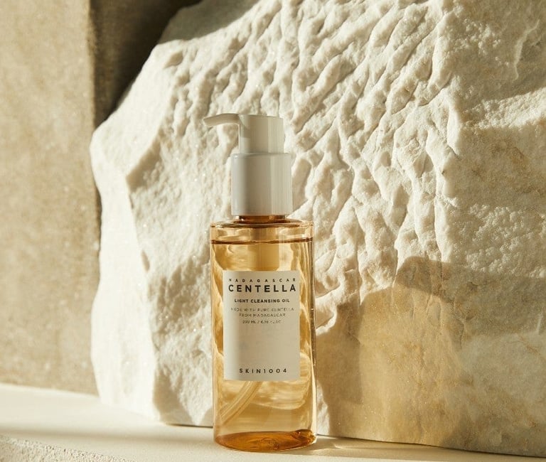 Skin 1004 madagascar centella light cleanser