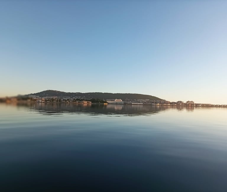 The étang was like a mill pond