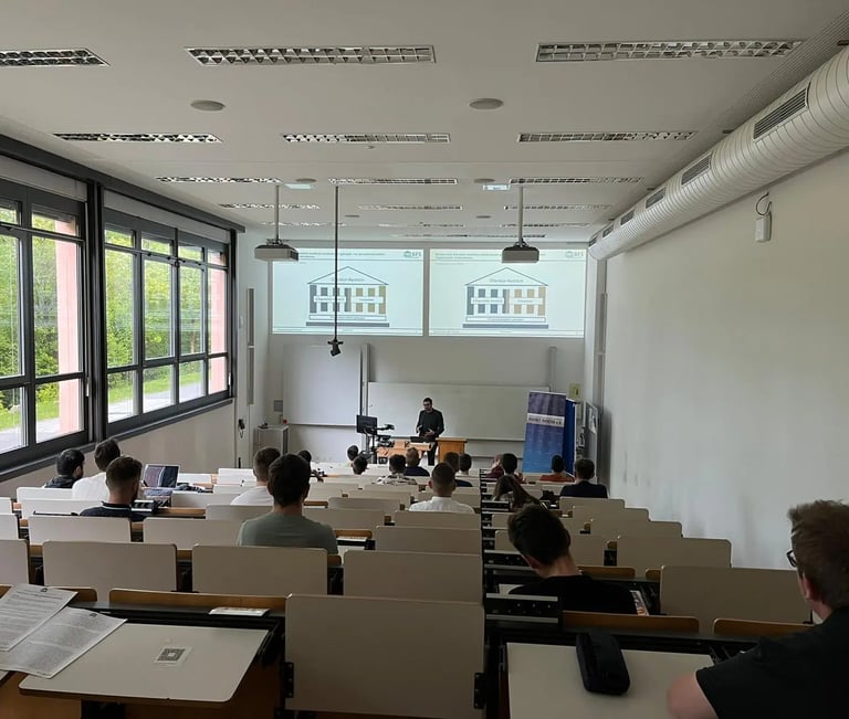 Professor Dr. Adrian Hubel eröffnet den BVH Börsenführerschein 2022