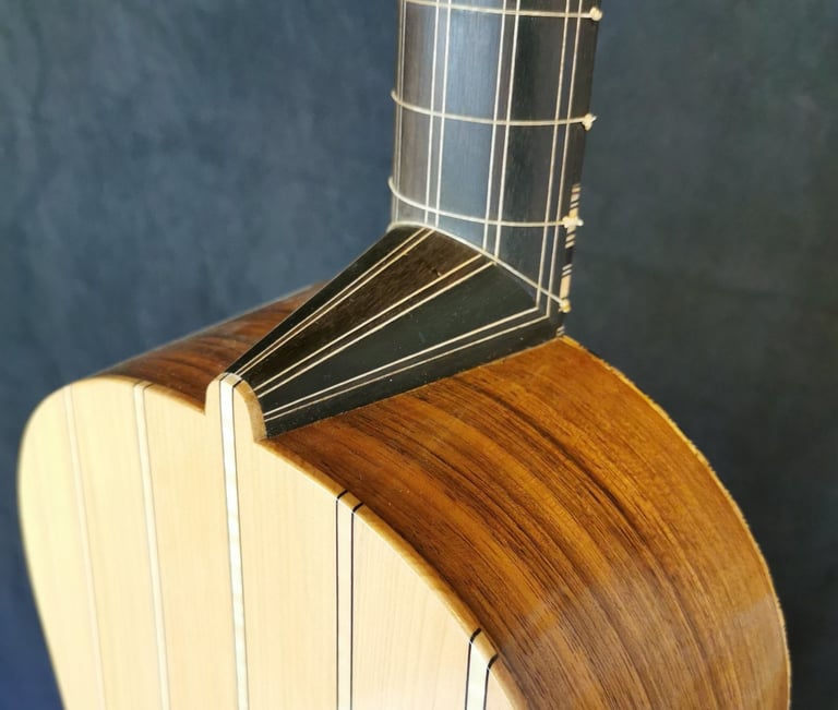 Heel block baroque guitar