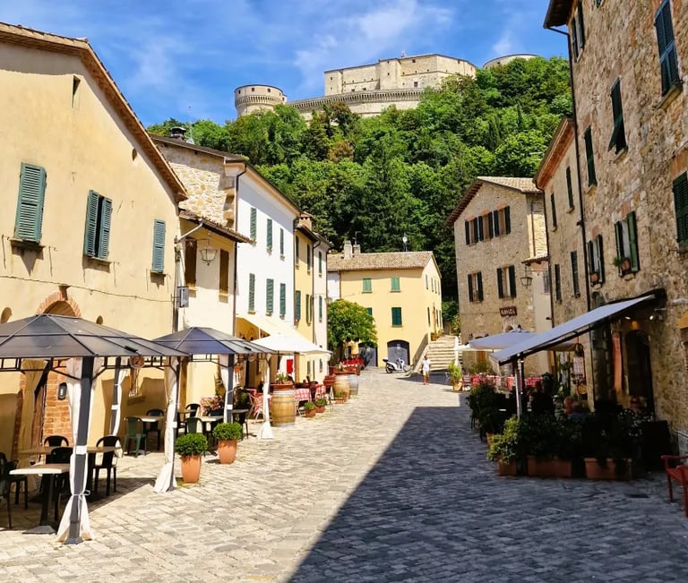Borgo interno Rocca di San Leo, Borghi provincia di Rimini, Castello Medioevale
