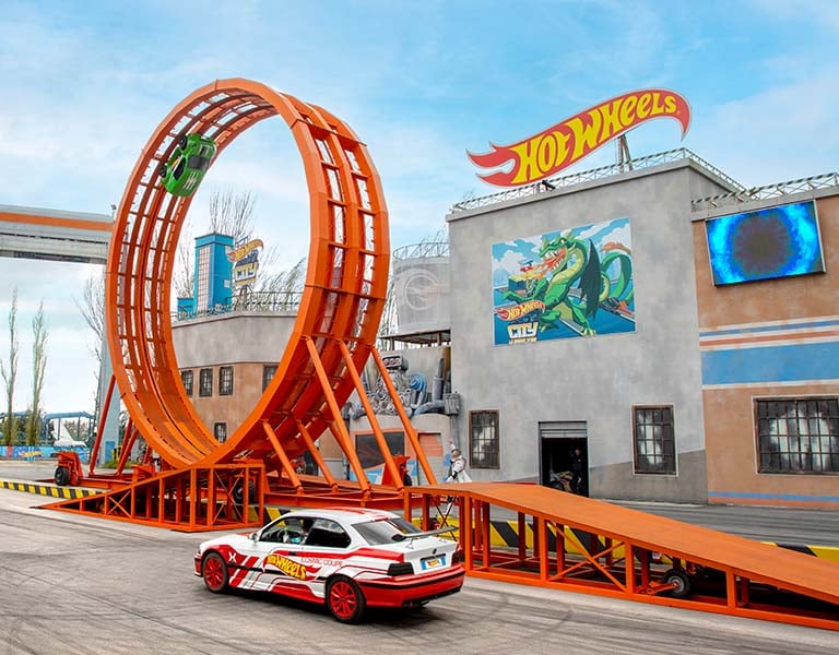 Hot Wheels Mirabilandia, Spettacolo Parco, auto in pista