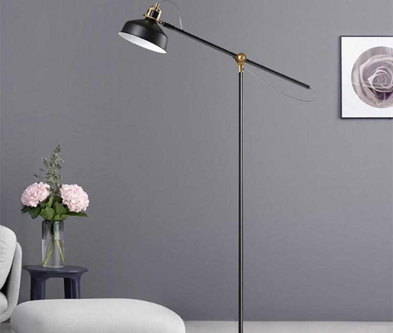 MNK-FL160 Fischförmige 4-Licht-Stehlampen aus Bambus-Rattan mit innerem Kugelschirm