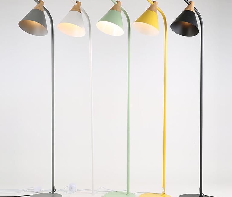 0860 Macron triangular shade floor lamp