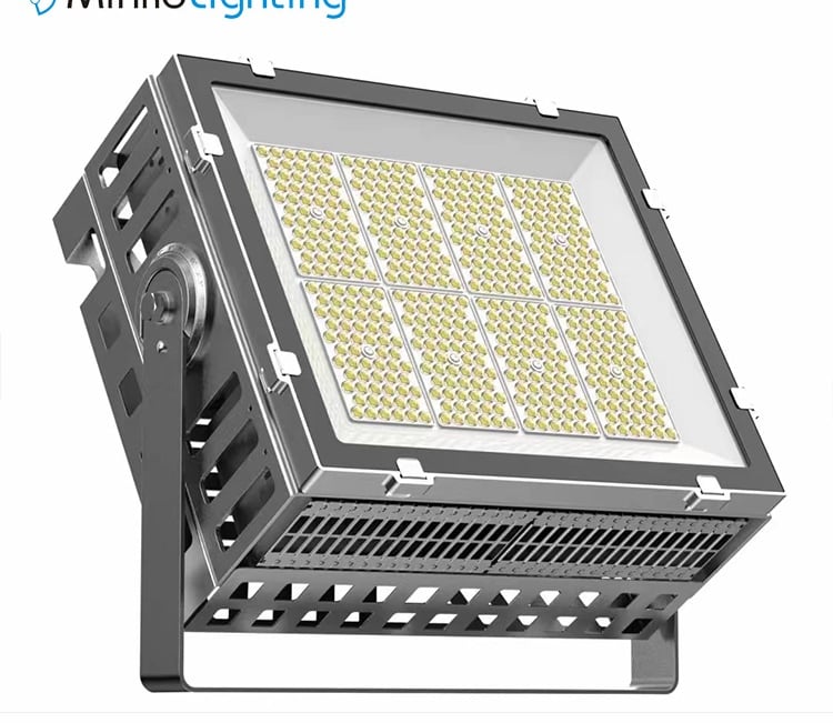 MNK-FL010 a large led flood light fixture with a metal frame