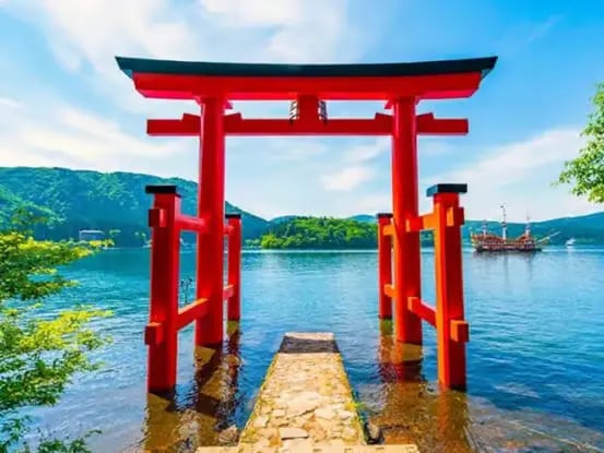 Lake Ashi torii gate, Hakone day trip from Tokyo