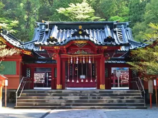 Hakone Shrine in the forest, Mt Fuji and Hakone tour stop