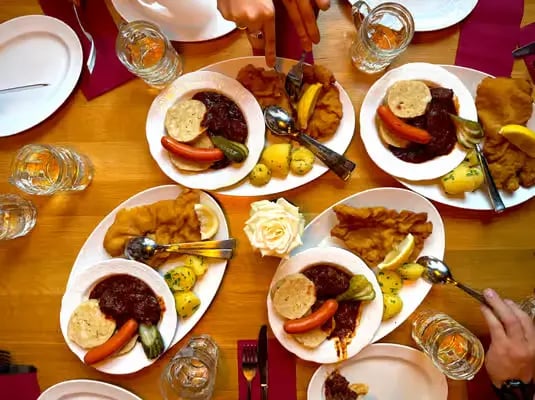 Austrian dinner with Schnitzel and Goulash — VIENNA FOOD TOUR.