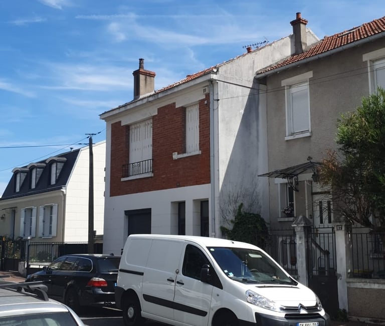 Surelevation of a house with zinc