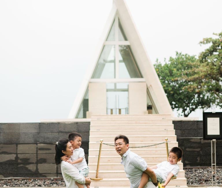 intimate couple moment overlooking the cliffs at Alila Villas Uluwatu in Bali