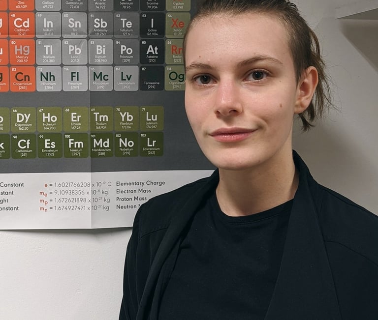 a woman in a black jacket and black jacket