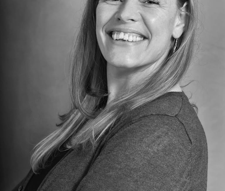 Black and White Headshot Anna Wakefield 