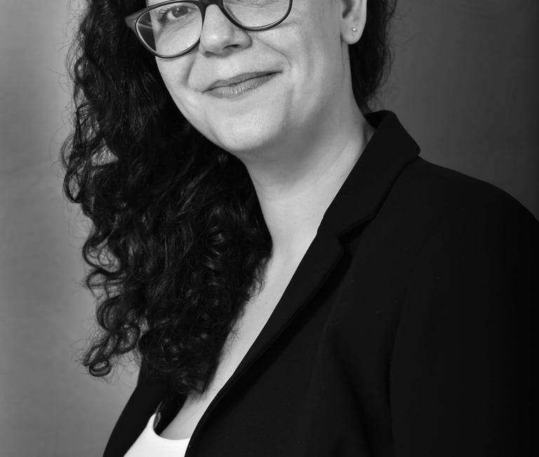 Black and White headshot Claire Nash Solicitor 