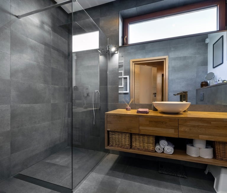 salle de bain avec douche italienne et vasque, carrelage toute hauteur moderne couleur ardoise