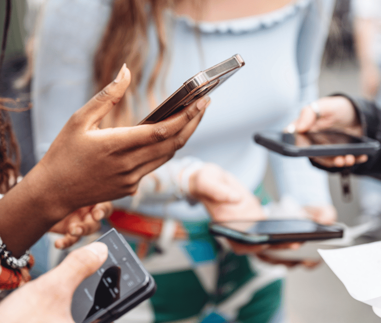 Programación de publicaciones y gestión de contenidos para redes sociales de la clínica dental