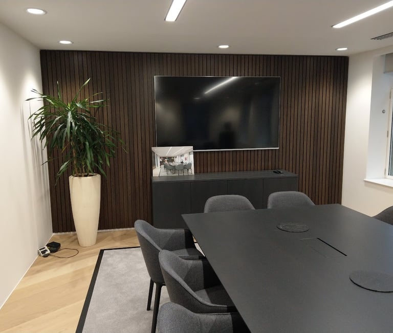 Boardroom conference system installer. Boardroom display installer